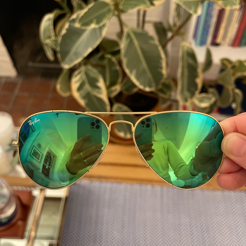 Green Ray-Ban Aviator Sunglasses